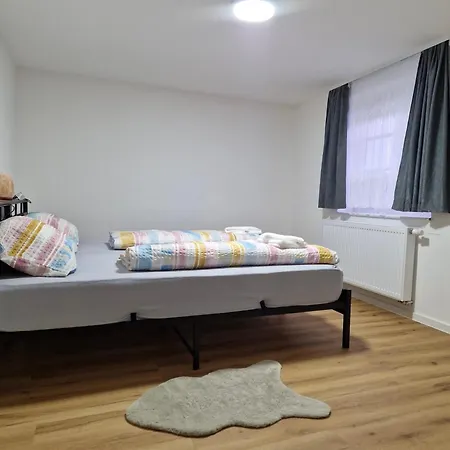 Zweibettzimmer Mit Gemeinschaftsbad Und Kueche Grossenbach 훈펠트