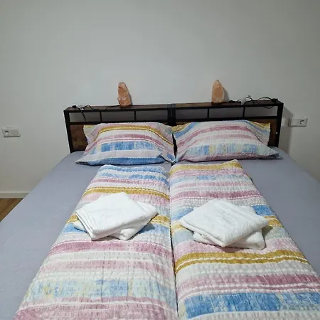 Zweibettzimmer Mit Gemeinschaftsbad Und Kueche Grossenbach 훈펠트