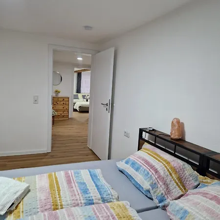 게스트하우스 Zweibettzimmer Mit Gemeinschaftsbad Und Kueche Grossenbach 훈펠트