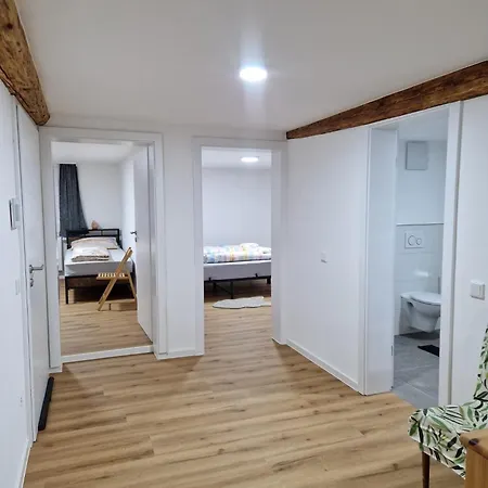 Zweibettzimmer Mit Gemeinschaftsbad Und Kueche Grossenbach 게스트하우스 훈펠트