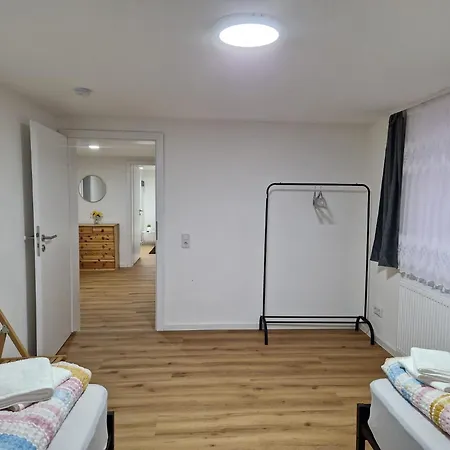 게스트하우스 Zweibettzimmer Mit Gemeinschaftsbad Und Kueche Grossenbach