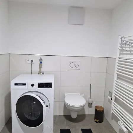 Zweibettzimmer Mit Gemeinschaftsbad Und Kueche Grossenbach 게스트하우스