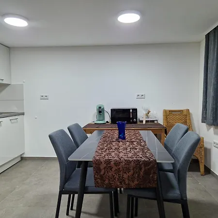 Zweibettzimmer Mit Gemeinschaftsbad Und Kueche Grossenbach Gasthuis *