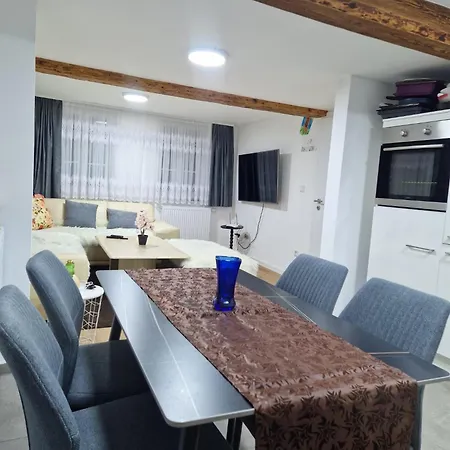 게스트하우스 Zweibettzimmer Mit Gemeinschaftsbad Und Kueche Grossenbach 훈펠트