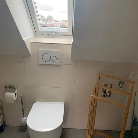 Zweibettzimmer Mit Gemeinschaftsbad Und Kueche Grossenbach