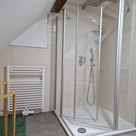 Zweibettzimmer Mit Gemeinschaftsbad Und Kueche Grossenbach 게스트하우스 훈펠트