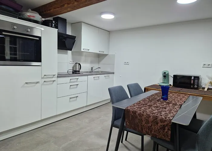 Zweibettzimmer Mit Gemeinschaftsbad Und Kueche Grossenbach *