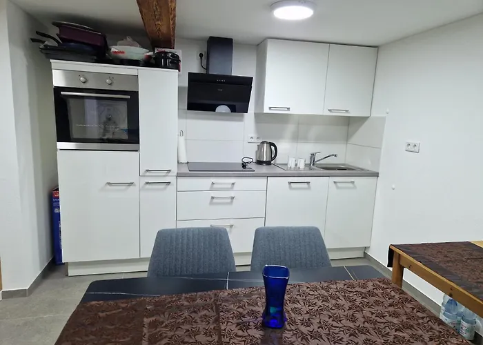 Zweibettzimmer Mit Gemeinschaftsbad Und Kueche Grossenbach *