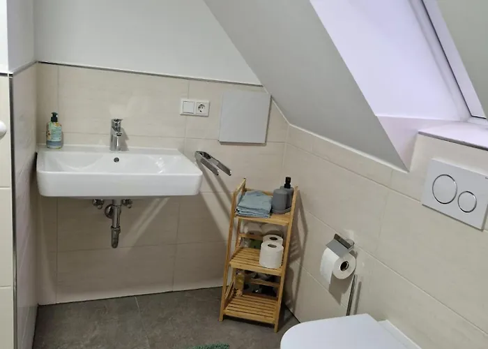 Pensjonat Zweibettzimmer Mit Gemeinschaftsbad Und Kueche Grossenbach Hünfeld